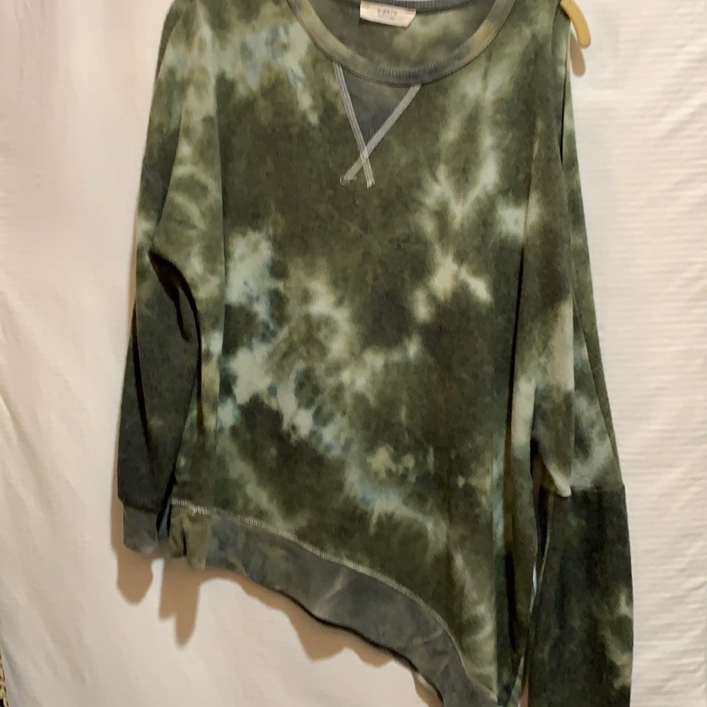 A• GAIN TOP OLIVE CAMI SZ M COLD SHOULDER DROPPED